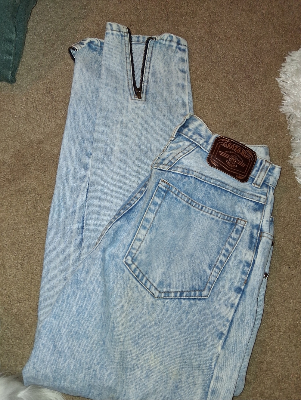 Relaxed Light Wash Women's Jeans - Classic High-Rise Relaxed Fit